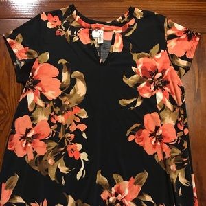 Boutique tunic style floral shirt